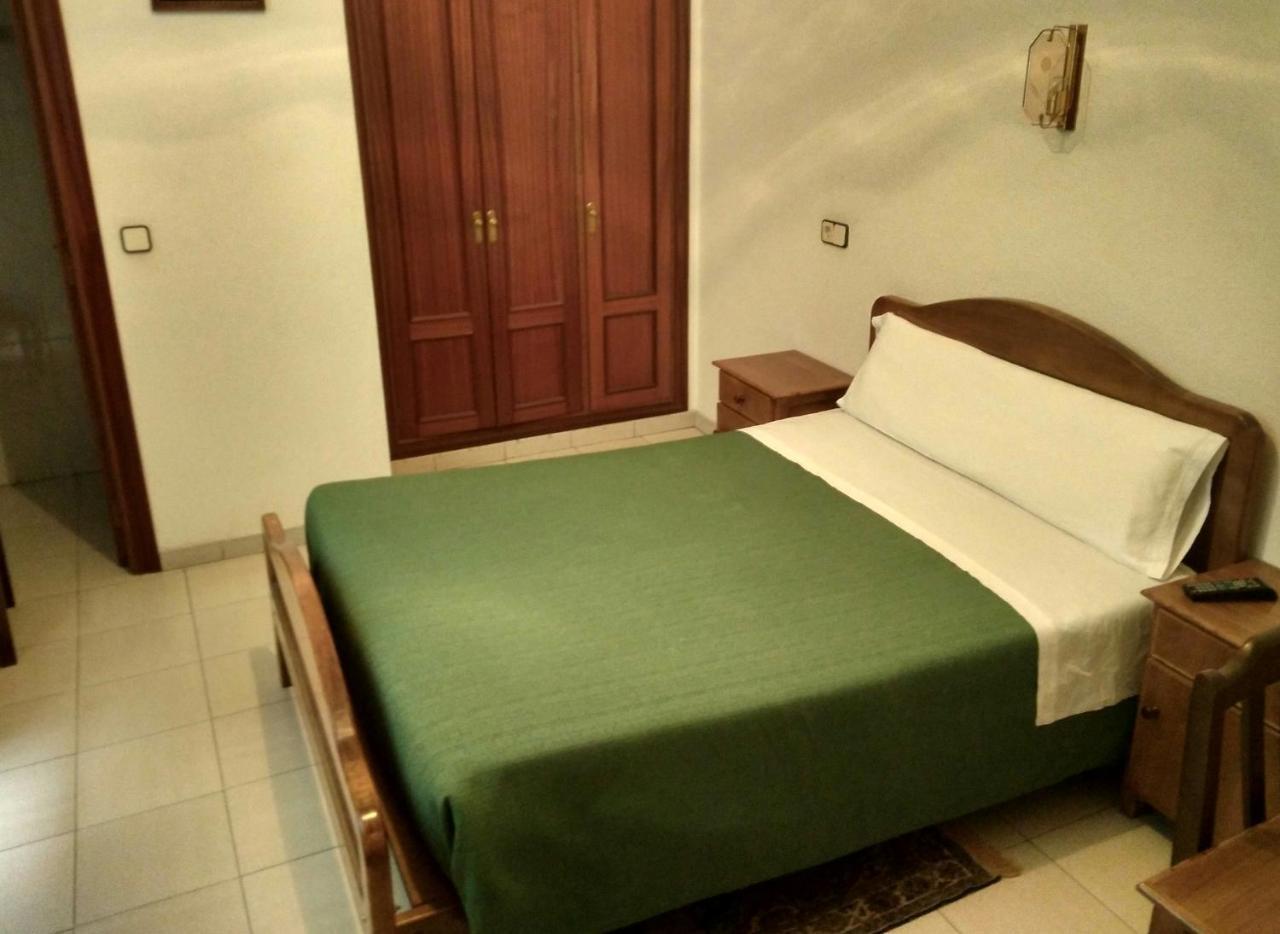 Hostal Gaudi Мадрид Екстер'єр фото