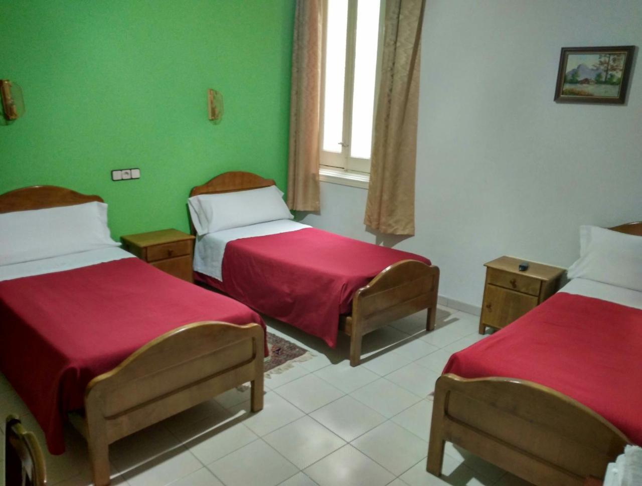 Hostal Gaudi Мадрид Екстер'єр фото