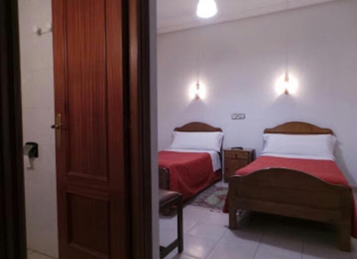 Hostal Gaudi Мадрид Екстер'єр фото